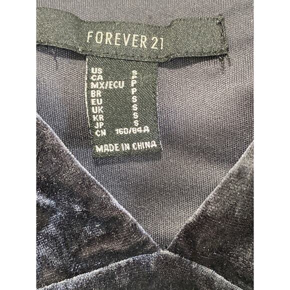 Retro Black Velour Velvet Bra Top Sz S Adjustable Straps Whimsigoth Renaissance - Picture 2 of 6